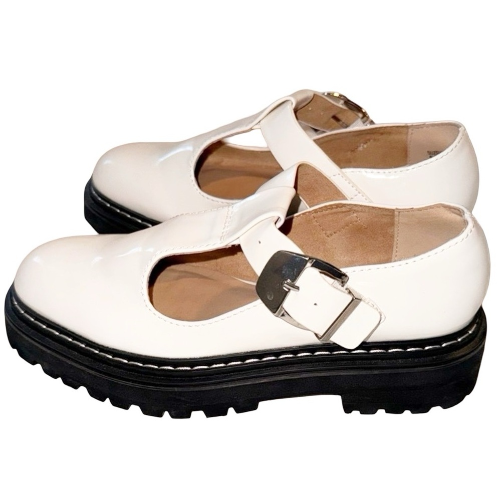 Steve Madden Patent Leather White Mary Jane Shoes Black Soles - Picture 4 of 4